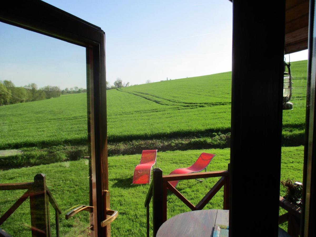 Roulotte Panoramique Du Moulin Bed & Breakfast Chatillon-sur-Marne Exterior photo